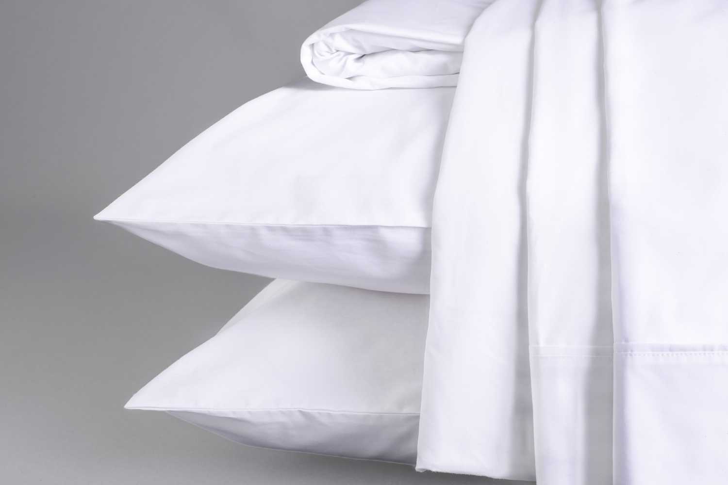 Why White Sheets Remain a Timeless Bedding Choice