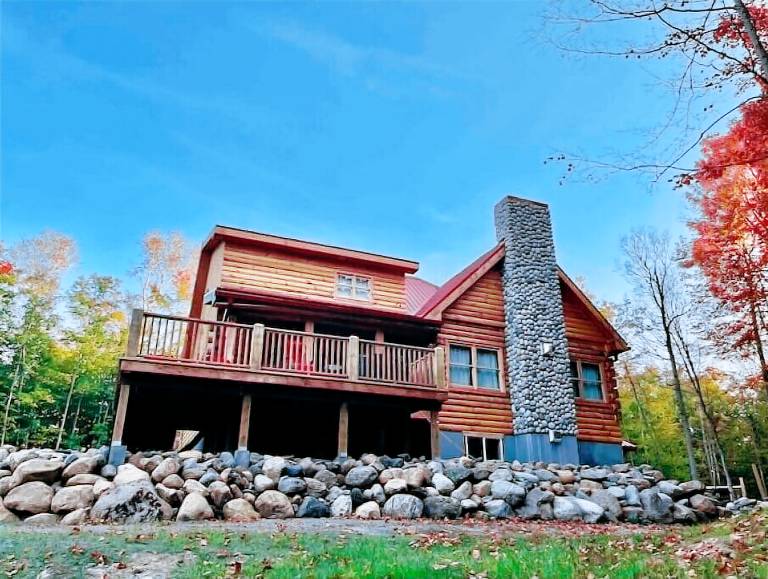 Experience Serenity by the Lake: The Ultimate Cobourg Vacation Rental Getaway